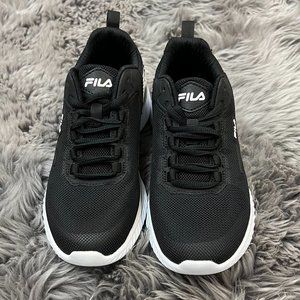 Fila | Shoes | Fila Trazoros Energized 2 Womens Running Shoes Black White  Various Size | Poshmark